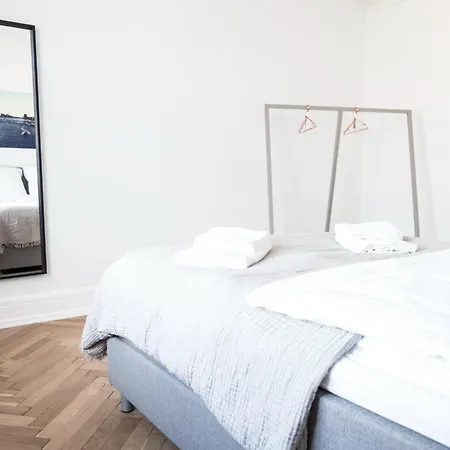 Lovely 2-br With A Large Balcony In Norrebro - 69 아파트